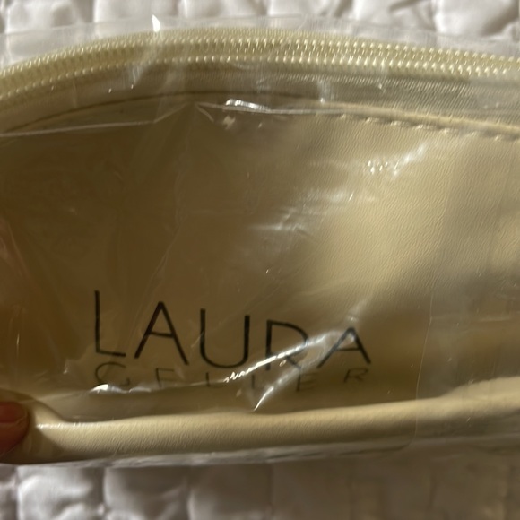 NWT-Laura Geller 25th edition make up bag and Retractable Airbrush-KABUKI BRUSH - Picture 4 of 5